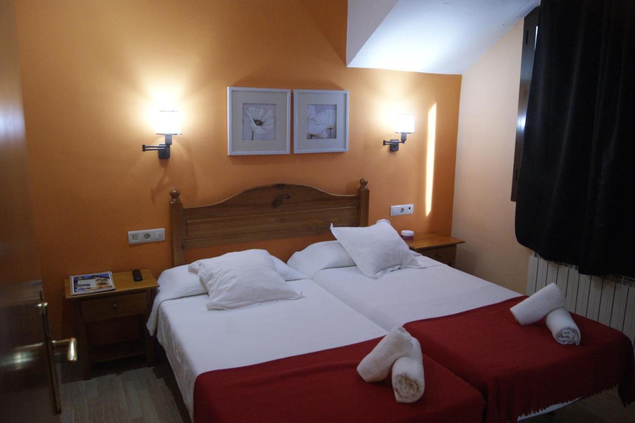 Hostal Cal Batista Bagá Екстериор снимка